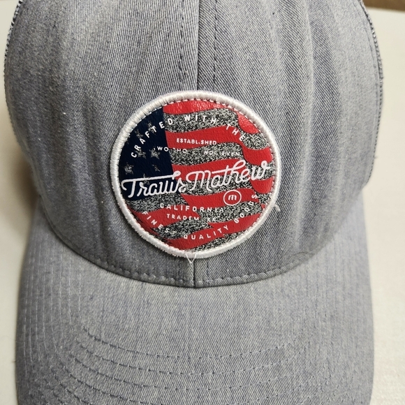 Travis Mathew Mens Gray Twill Mesh Snapback Hat - Picture 3 of 11